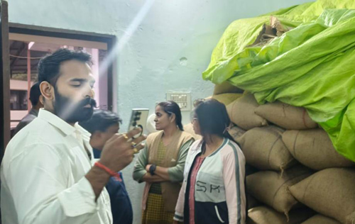 अवैध धान पर बड़ी कार्रवाई : 10 प्रकरणों में 402.80 क्विंटल धान जप्त, अब तक 111 प्रकरणों में 15 हजार क्विंटल से अधिक बरामद