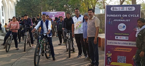 राजनांदगांव में मीडिया प्रतिनिधियों के लिए फिट इंडिया संडे सायकल रैली का आयोजन