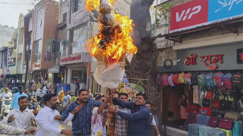 रजिस्ट्री दरों में बढ़ोत्तरी के खिलाफ कांग्रेस का आक्रामक प्रदर्शन