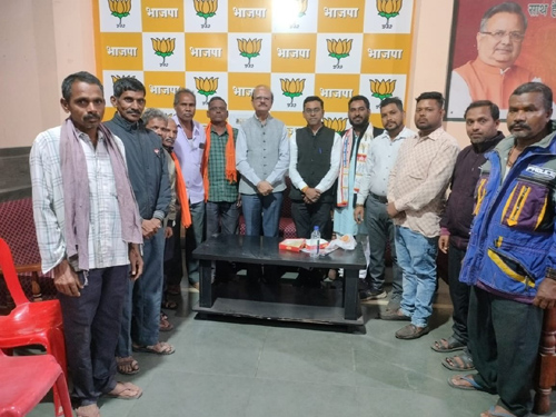 पूर्व सांसद अभिषेक के प्रयासों से डोंगरगांव के किसानों को टोकन मिलने लगी राहत