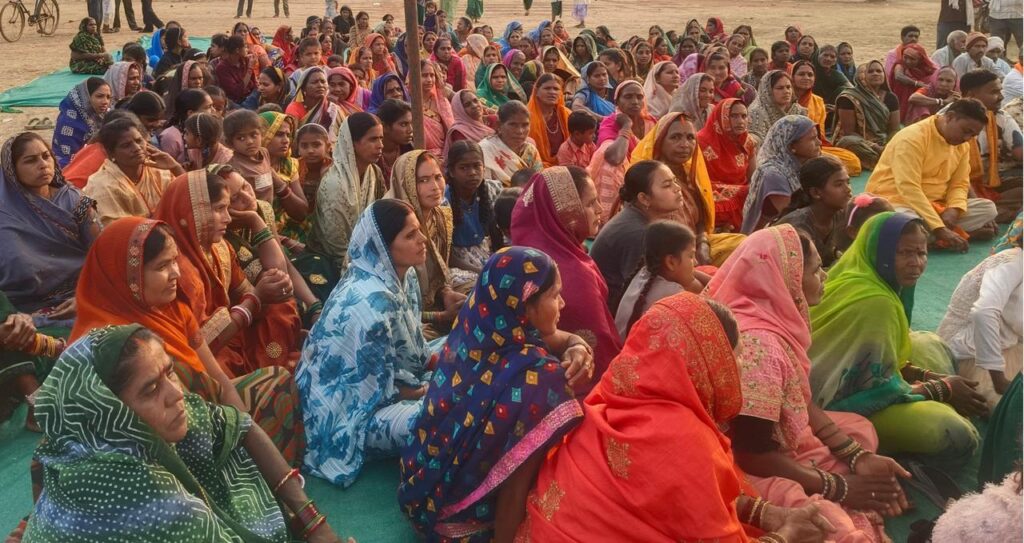 सीमेंट फैक्ट्री के खिलाफ किसानों का बिगुल : विचारपुर–पंडरिया भाठा में महापंचायत, ज़मीन वापसी और आंदोलन जारी रखने का ऐलान