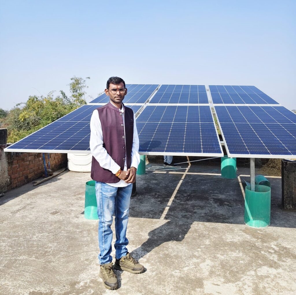 प्रधानमंत्री सूर्यघर मुफ्त बिजली योजना से ग्राम पंचायत भोथीपार खुर्द के सरपंच जितेंद्र साहू का घर हुआ जगमग