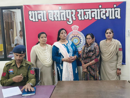 2 साल से फरार 2 महिला आरोपी गिरफ्तार : जमीन बिक्री में फर्जी पावर ऑफ अटॉर्नी और फोटो बदलकर की थी धोखाधड़ी