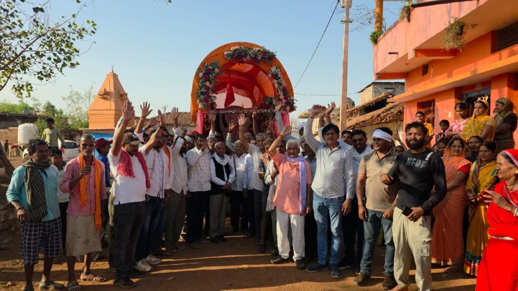 श्री किसान हनुमान चार दिवसीय शोभा यात्रा : गांव-गांव में उमड़ा आस्था का सैलाब, भक्तिमय हुआ पूरा क्षेत्र