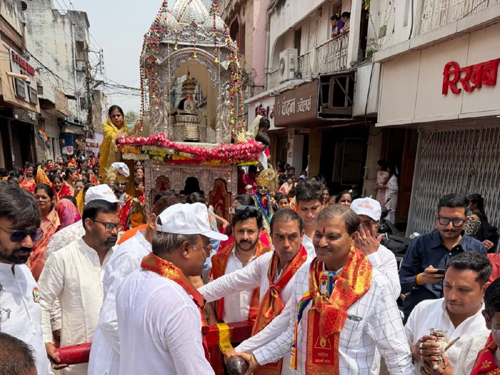 महावीर जयंती पर जुलूस में शामिल हुए महापौर, जैन समाज को दी बधाई