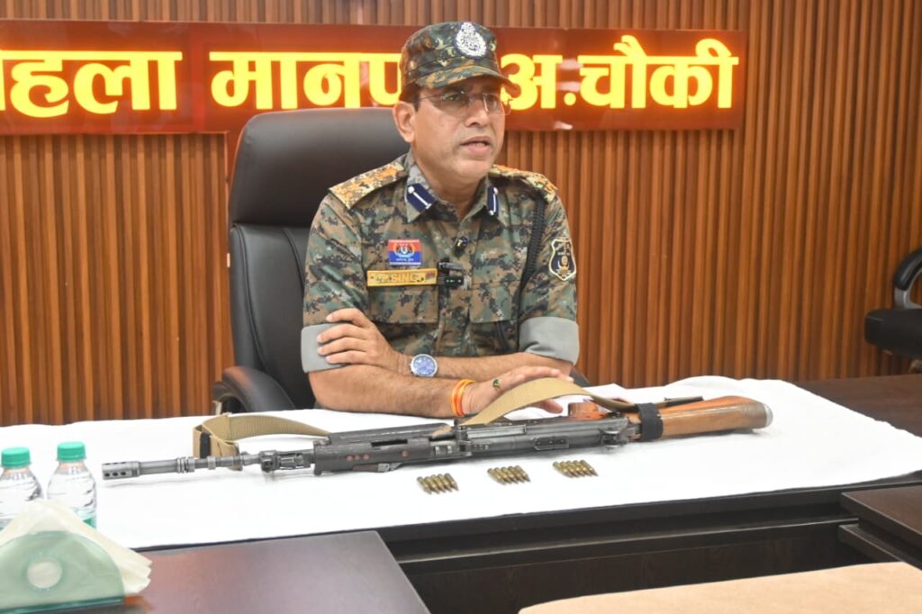 नक्सली कैंप पर पुलिस की दबिश : इंसास राइफल बरामद, सर्चिंग ऑपरेशन में नक्सली घने जंगल का फायदा उठाकर फरार