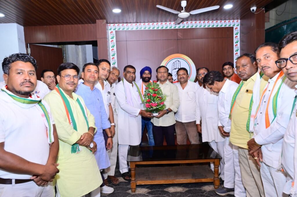 जिला कांग्रेस कमेटी ने प्रदेश अध्यक्ष से की भेंट, संगठन मजबूती पर हुई चर्चा