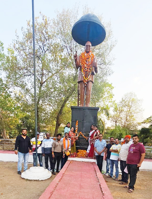 डॉ. अंबेडकर जयंती पर श्रद्धांजलि, उनके आदर्शों पर चलने का लिया संकल्प