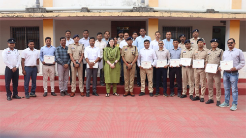 जिले के पुलिस अधिकारी-कर्मचारियों को पुलिस अधीक्षक अंकिता शर्मा ने किया सम्मानित
