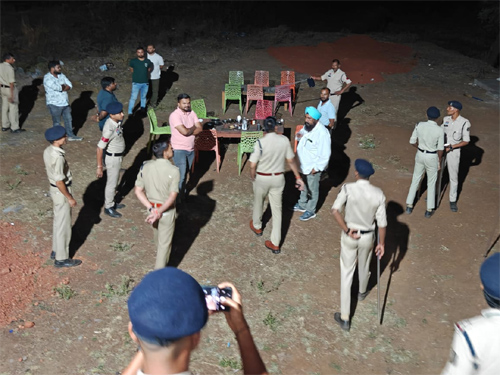 ढाबों में शराब पिलाने पर कार्रवाई : 3 संचालक गिरफ्तार, 7 पर केस