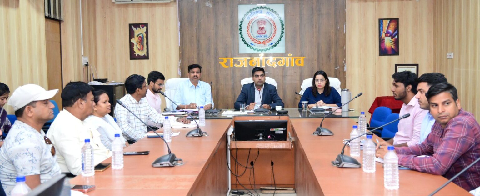 सभी औद्योगिक इकाइयों में सुरक्षा मानकों का सख्ती से पालन सुनिश्चित करें : कलेक्टर