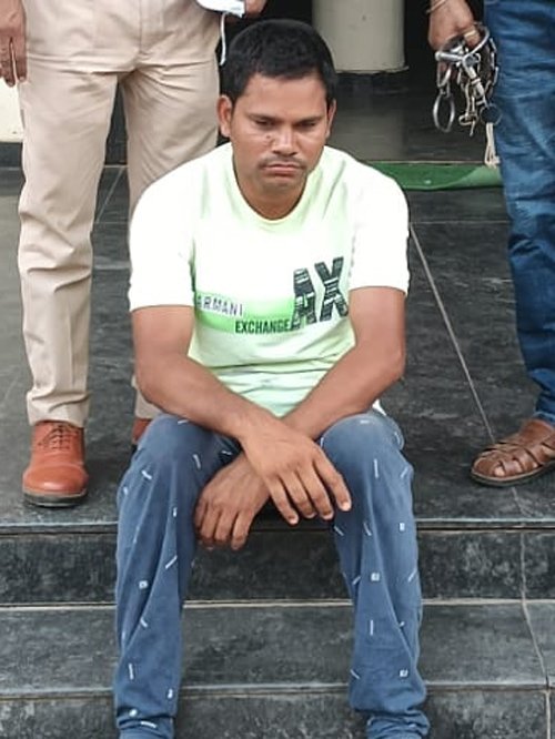 30 लाख के धान गबन मामले में खरीददार राजू वर्मा गिरफ्तार, मकान से 160 कट्टा अवैध धान जब्त