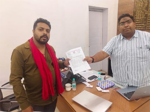 फर्जी चरित्र प्रमाण पत्र पर नौकरी पाने का आरोप : जोगी कांग्रेस नेता शमसुल ने आबकारी अधिकारी को सौंपा ज्ञापन, कॉर्डिनेटर को ब्लैकलिस्ट करने की मांग