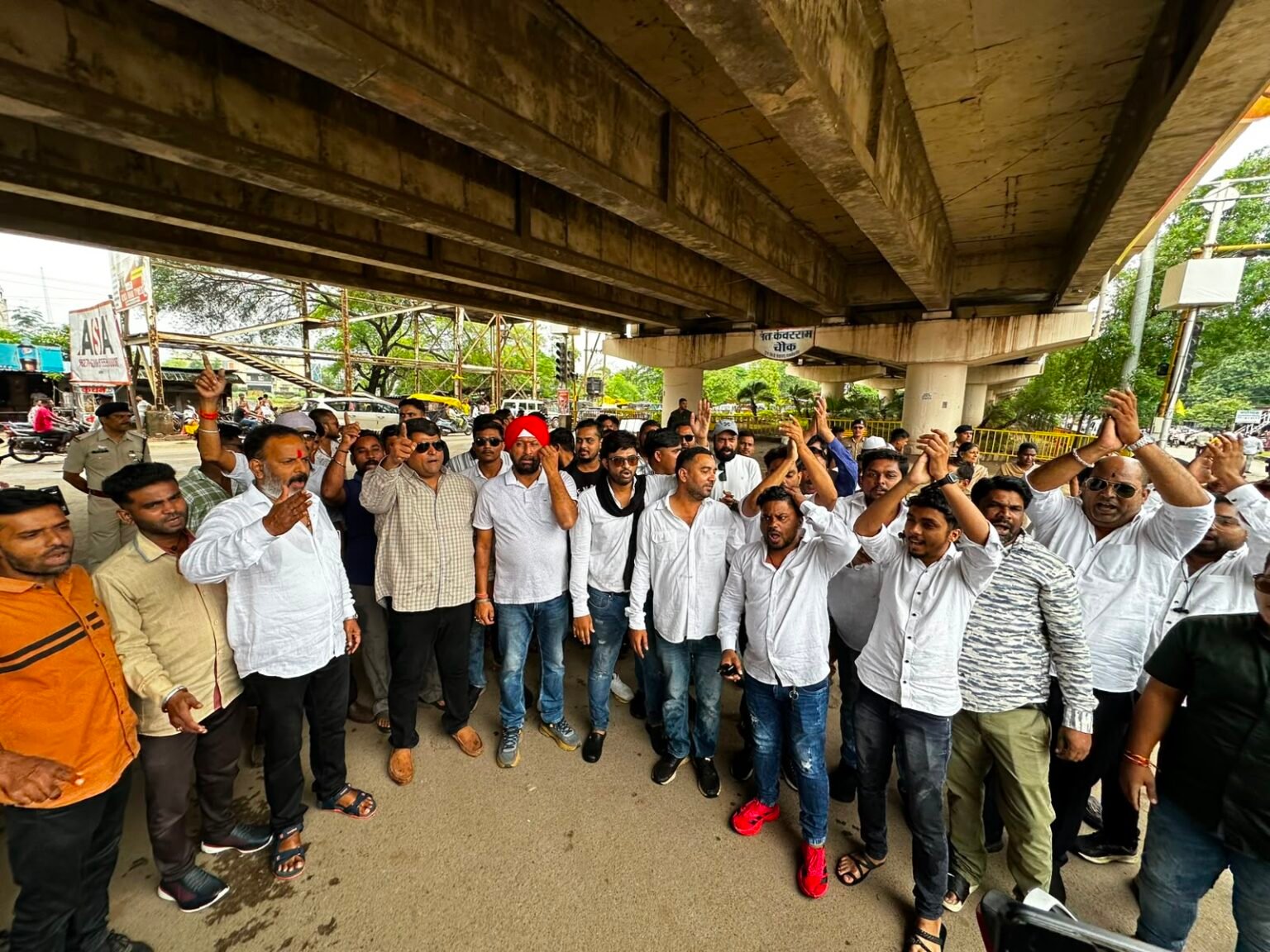 छात्रों की आवाज दबाने के लिए राहुल गांधी समेत विपक्षी नेताओं पर पुलिस कार्रवाई लोकतंत्र पर हमला : कांग्रेस