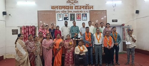 महापौर की मौजूदगी में नवनियुक्त नामांकित पार्षदों का निगम में भव्य स्वागत