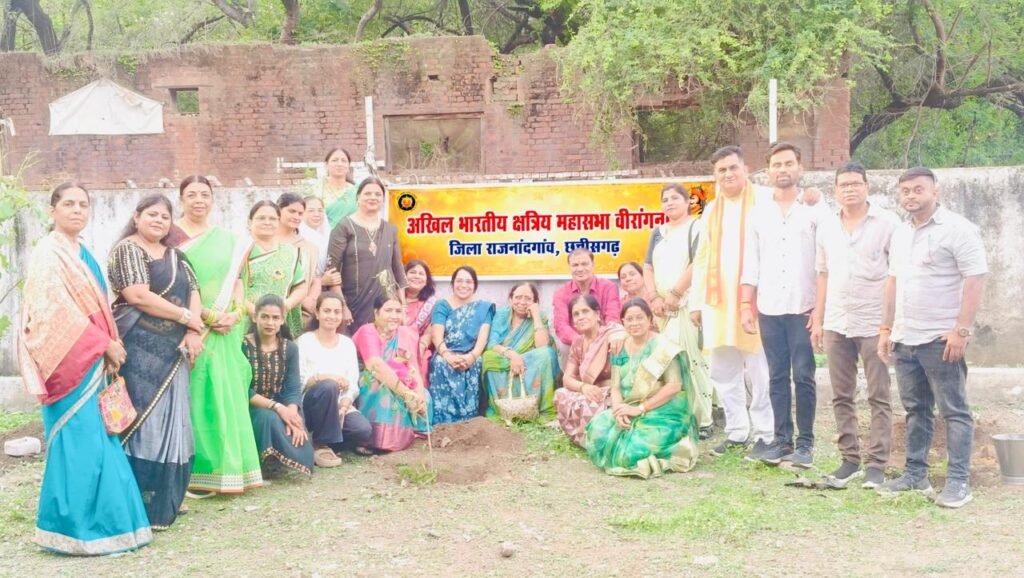 हरियाली का संकल्प : वीरांगना संगठन ने लगाए छायादार और फलदार पौधे